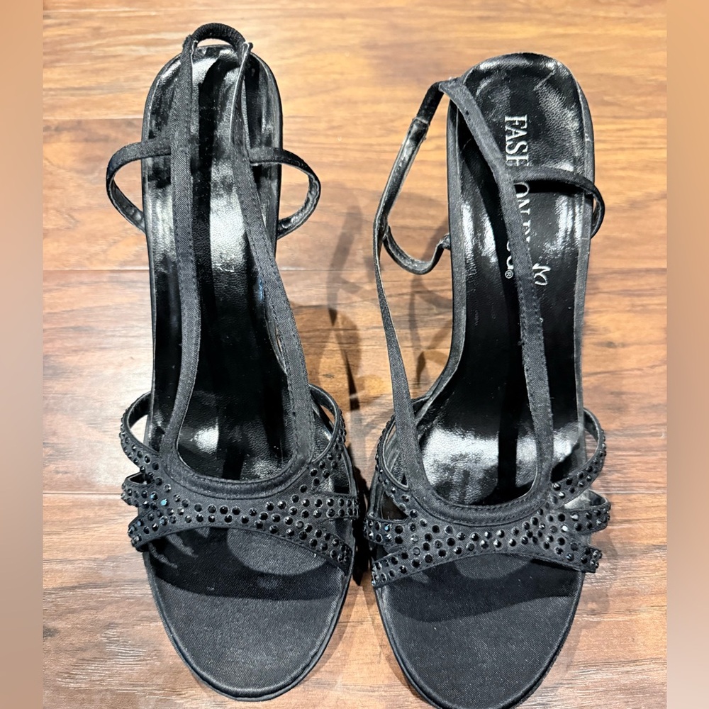 Black Strappy Crystal-Embellished Evening Sandals 8, 4 inch heels